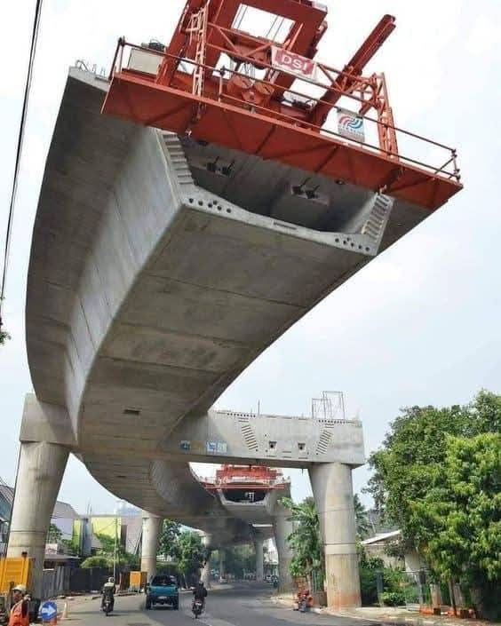 Urban elevated transit bridge construction