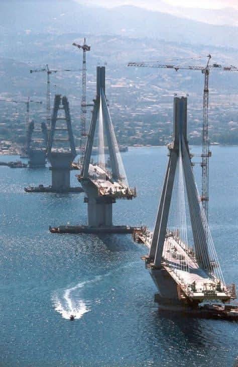 Cable-stayed suspension bridge aerial