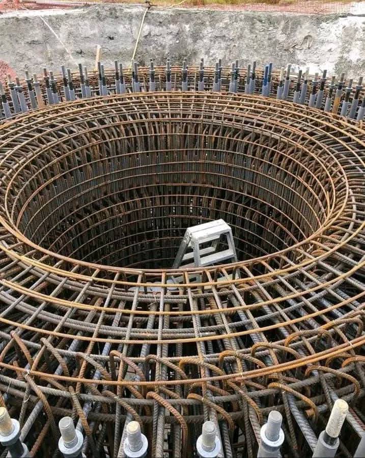 Shopping mall interior atrium construction